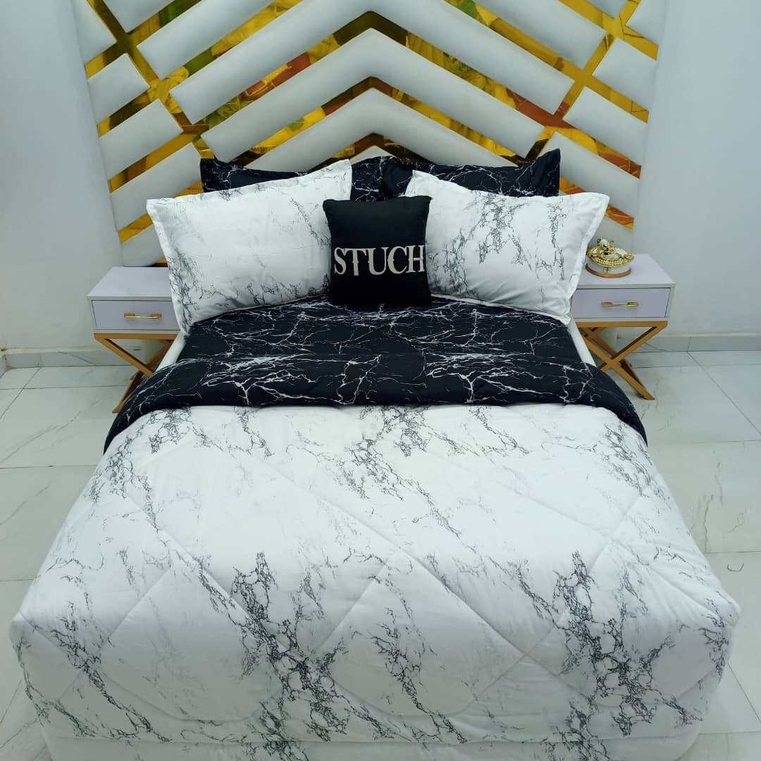 BLACK AND WHITE THUN COMBO(BLACK BEDSHEET) 7/7 DUVET SET(IN PRODUCTION)