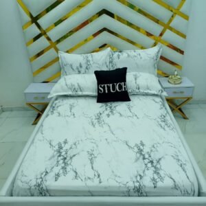 WHITE THUN 4/6 BEDSHEET WITH TWO PILLOWCASES