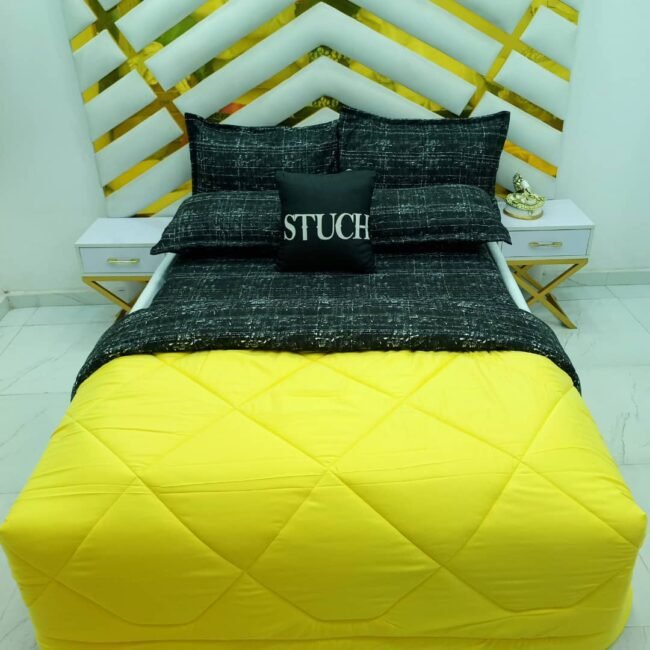 COMBINED YELLOW WITH BLACK DASH 7/7 DUVET SET
