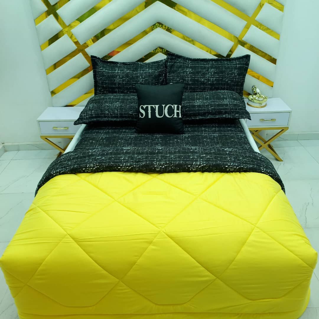 COMBINED YELLOW WITH BLACK DASH 7/7 DUVET SET