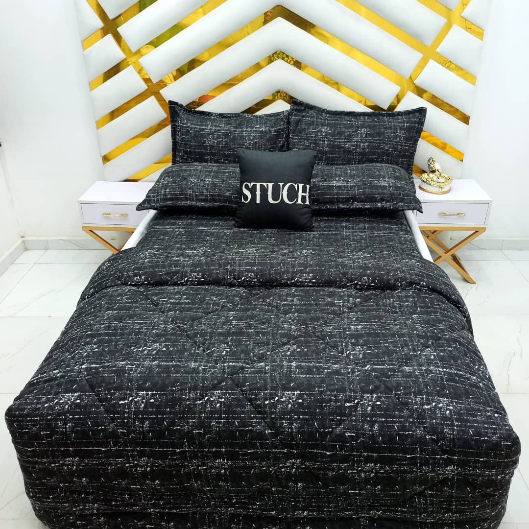 BLACK DASH 7/7 DUVET SET