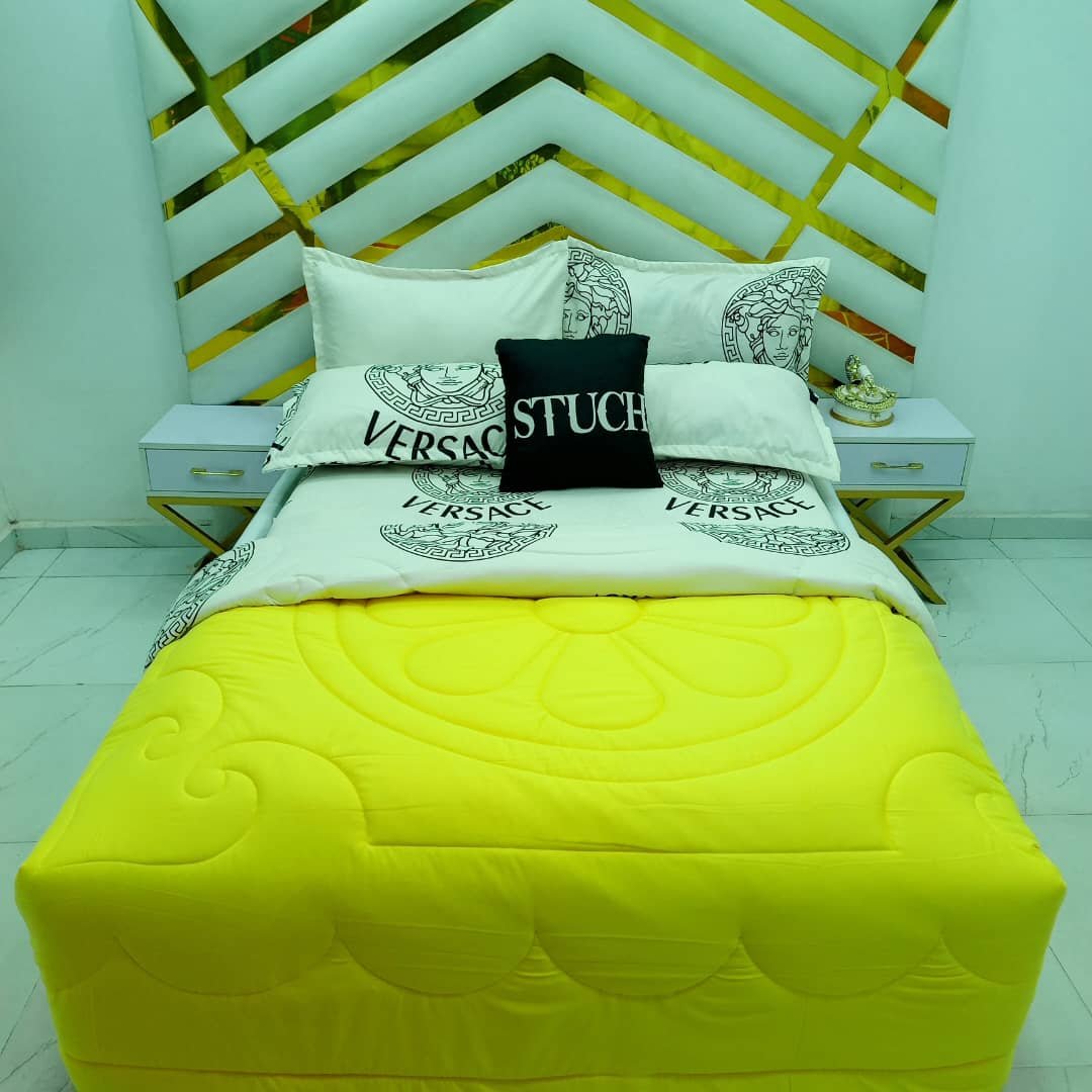 COMBINED YELLOW WITH CREAM VERSACE 7/7 DUVET SET