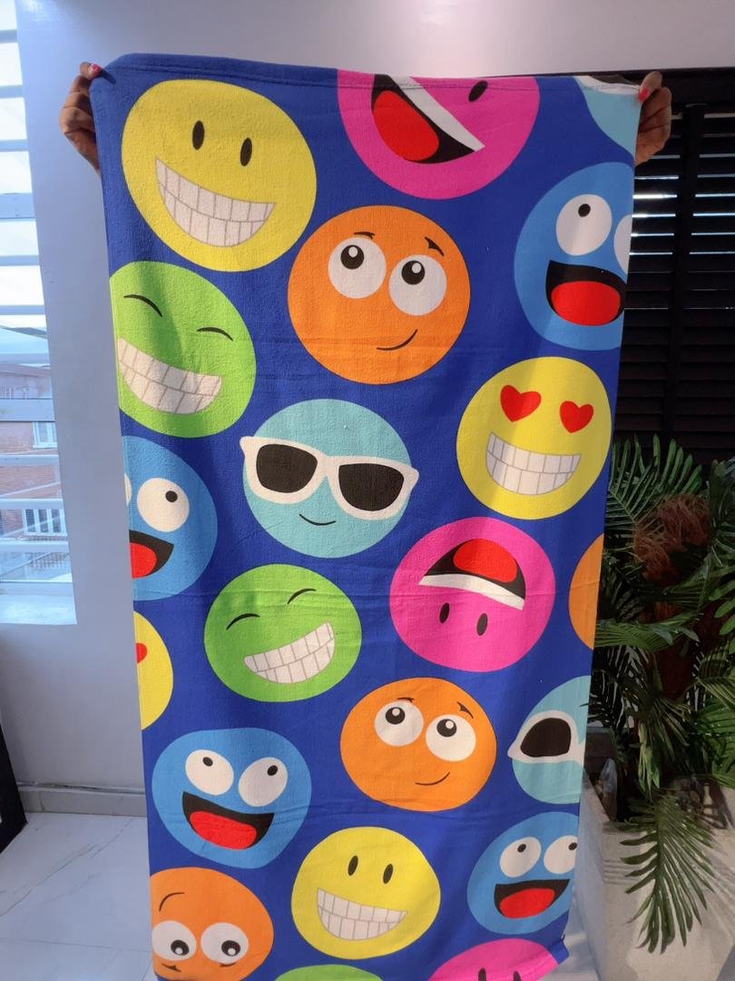 FACE EMOJI KIDS LARGE TOWEL 28/51 INCHES (UPSTAIRS)