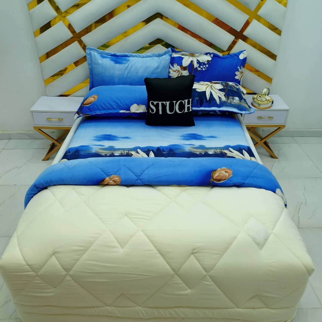 COMBINED CREAM WITH BLUE LOTUS 7/7 DUVET SET