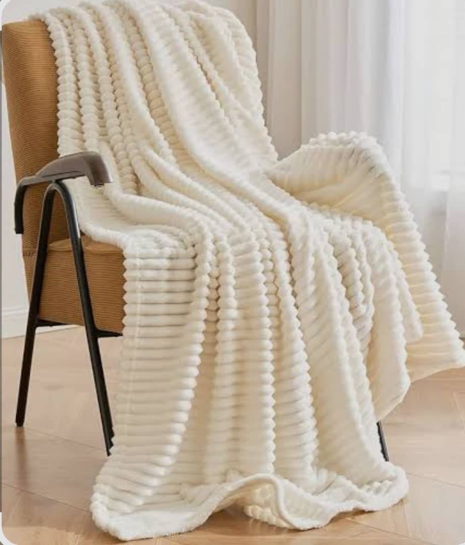 CREAM SOFT LUXURIOUS FLANNEL BLANKET (96/108 INCHES) KING SIZE
