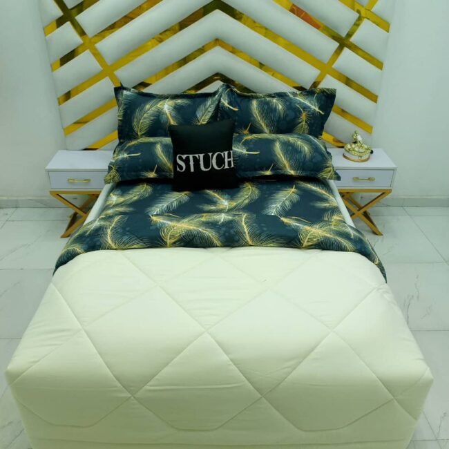 COMBINED CREAM WITH GOLDEN FEATHER 7/7 DUVET SET