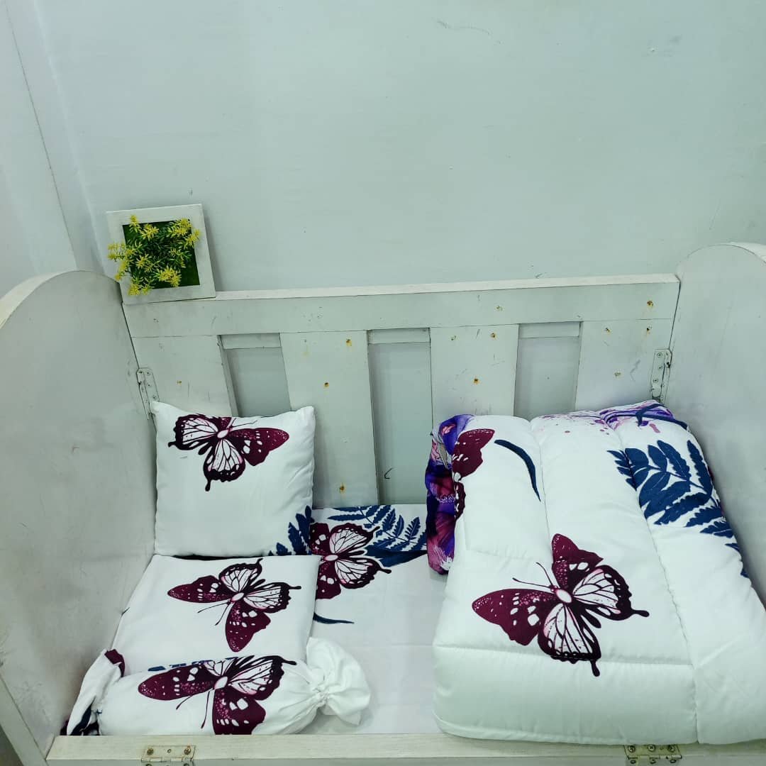 033 WHITE ASTER BABYCOT SET