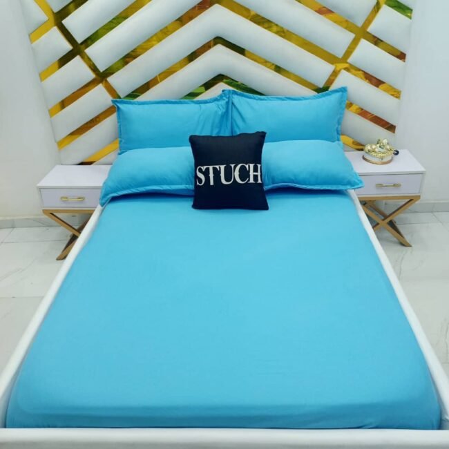 PLAIN BLUE BEDSHEET 4/6 BEDSHEET {WITH TWO PILLOW CASES)
