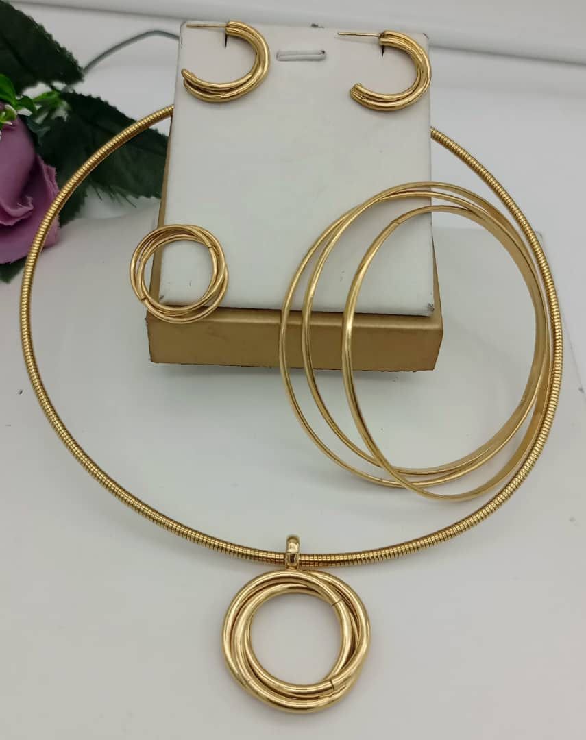 ROUND NECKLACE SET
