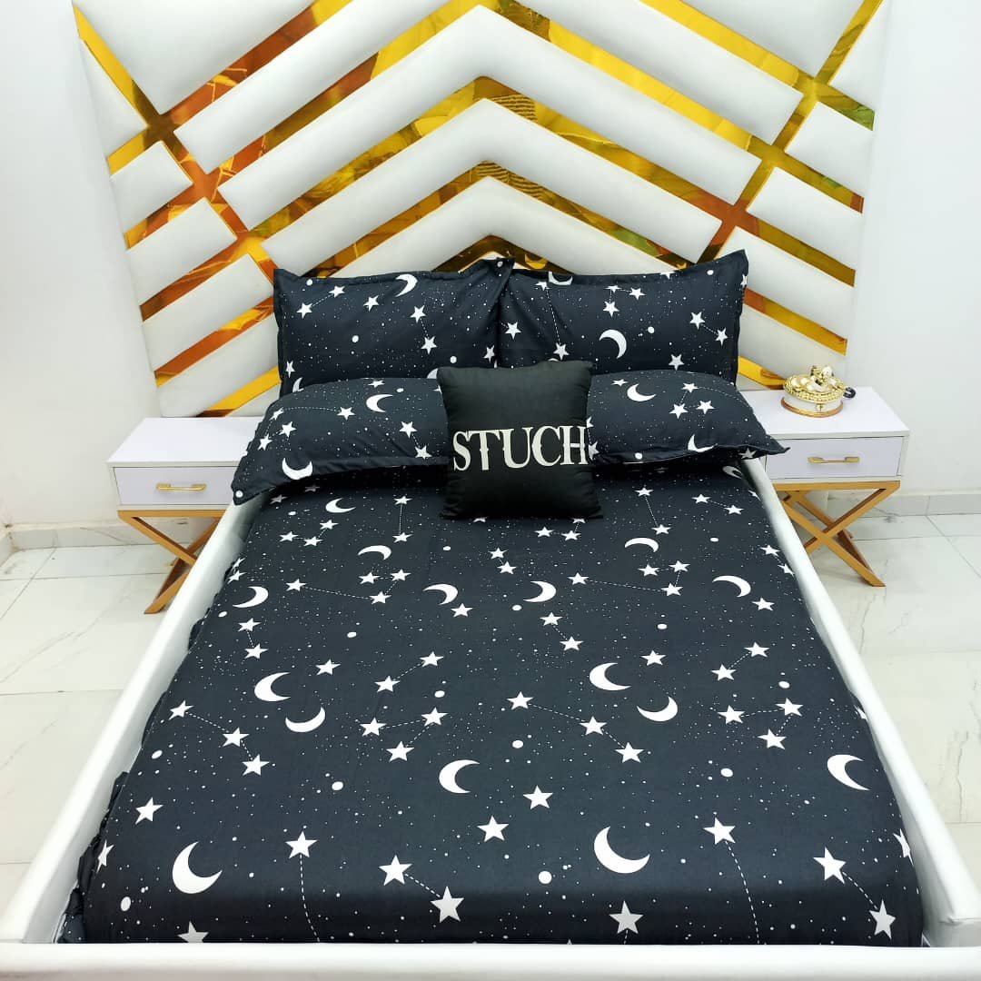 SKl3 BLACK MOON 7/7 BEDSHEET