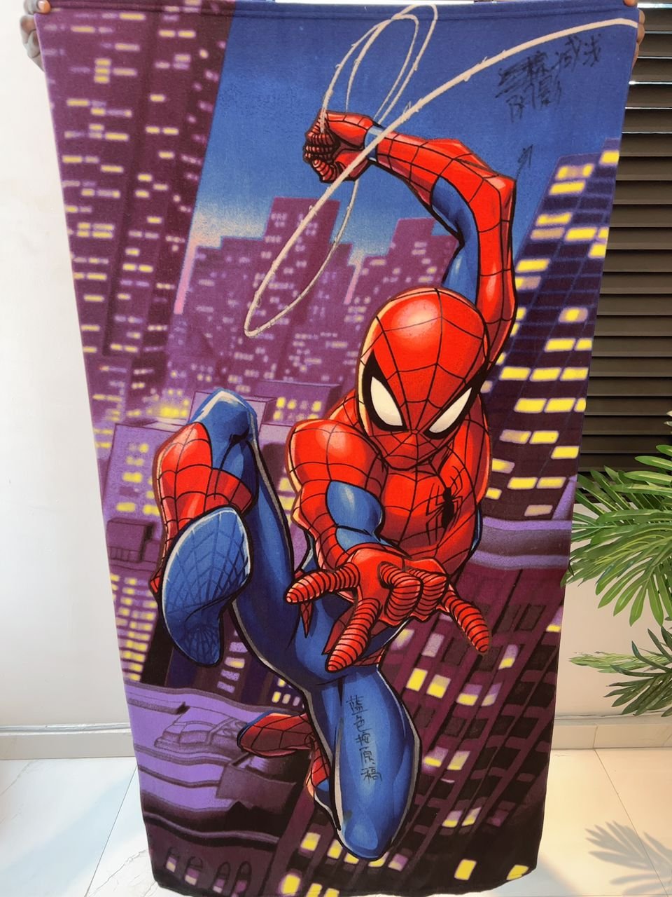 PURPLE SPIDERMAN KIDS LARGE TOWEL 28/51 INCHES