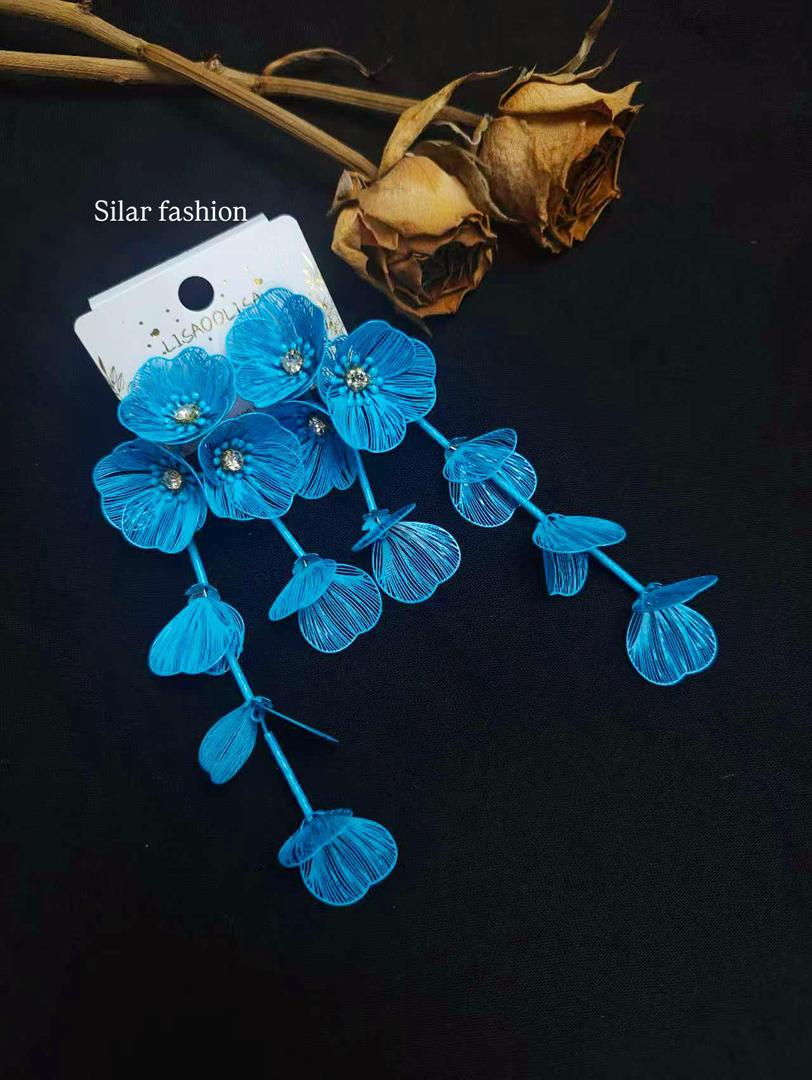 BLUE EARRING 211