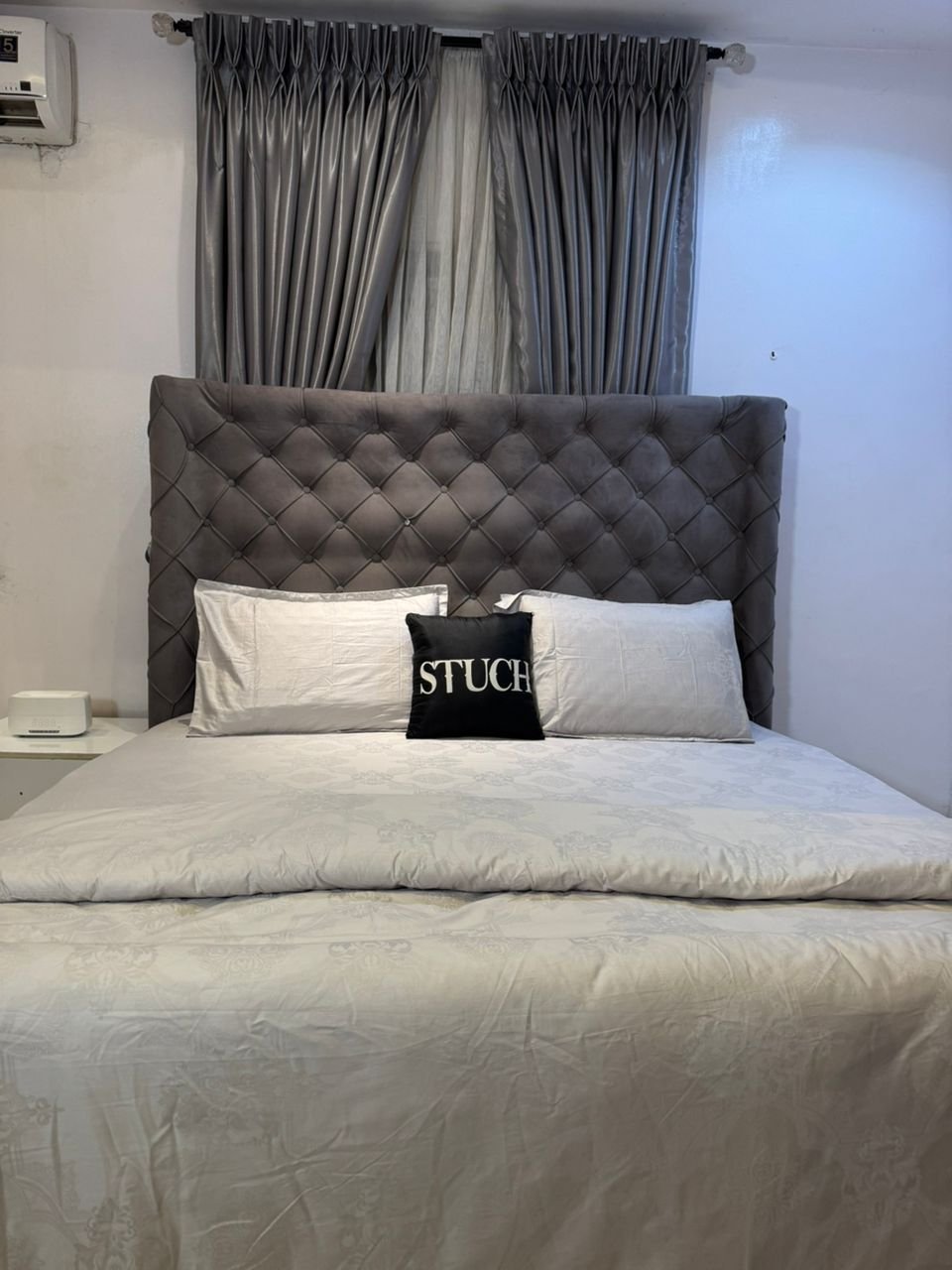 MODAL JACQUARD 100% COTTON PLAIN LIGHT ASH 7 by 7 BEDSHEET WITH FOUR PILLOW CASES AND DUVET COVER – PREORDER (3-4 DAYS)