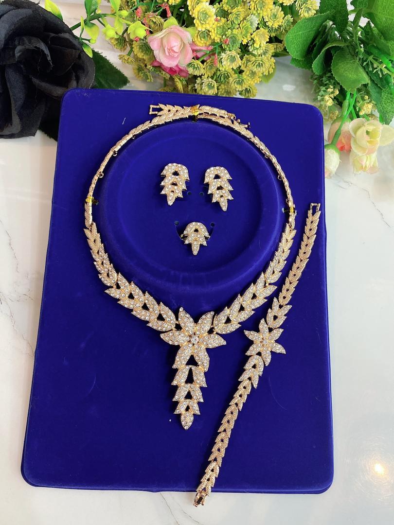 NECKLACE SET 600