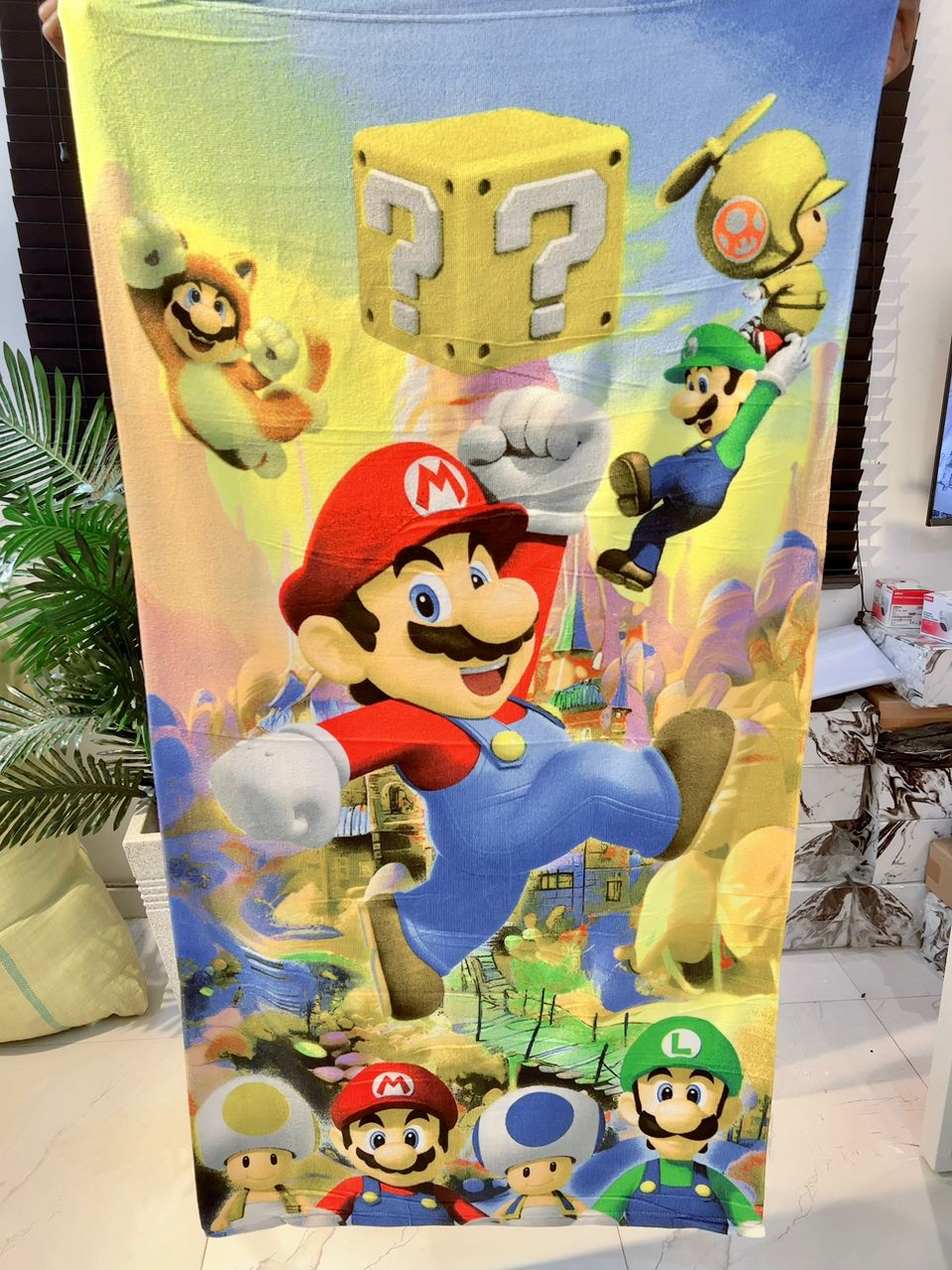 SUPER MARIO KIDS LARGE TOWEL 28/51 INCHES