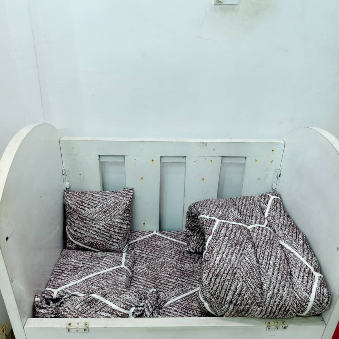 113 BROWN HEXAGON  BABYCOT SET