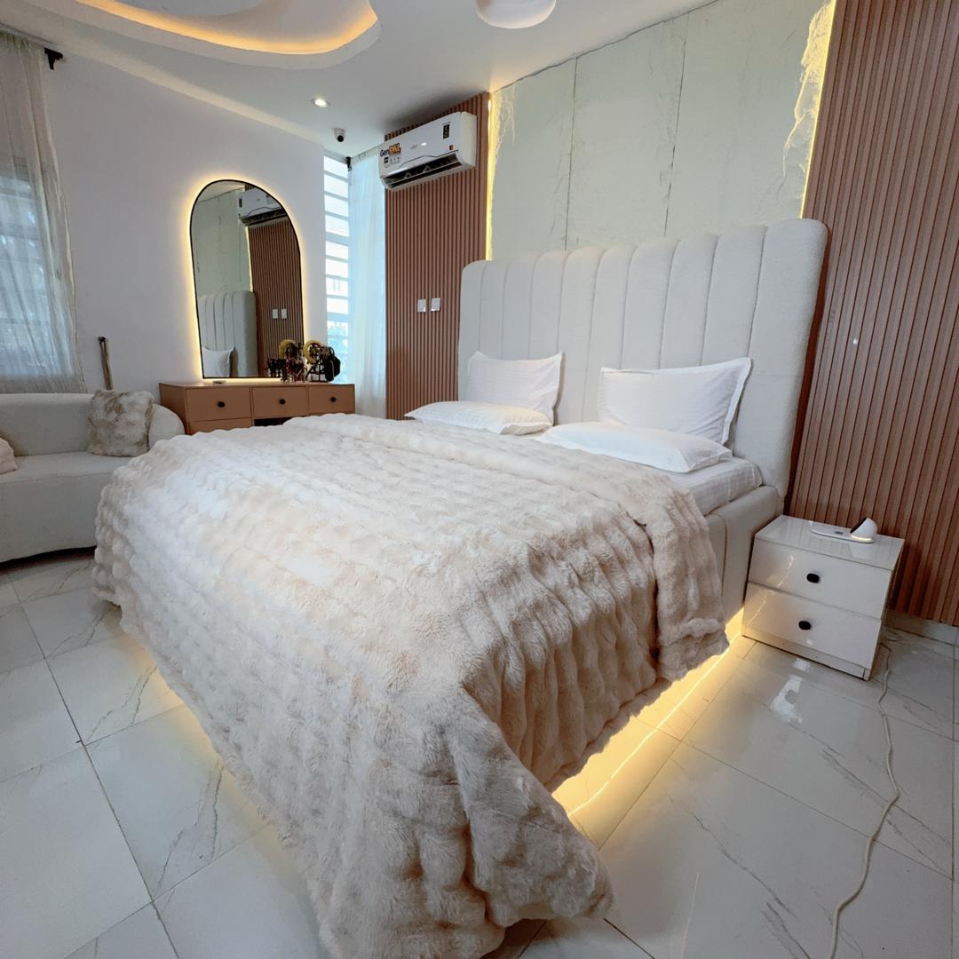 LUXURY CREAM BUBBLE FUR 6/7 DUVET ONLY (92/105 INCHES)