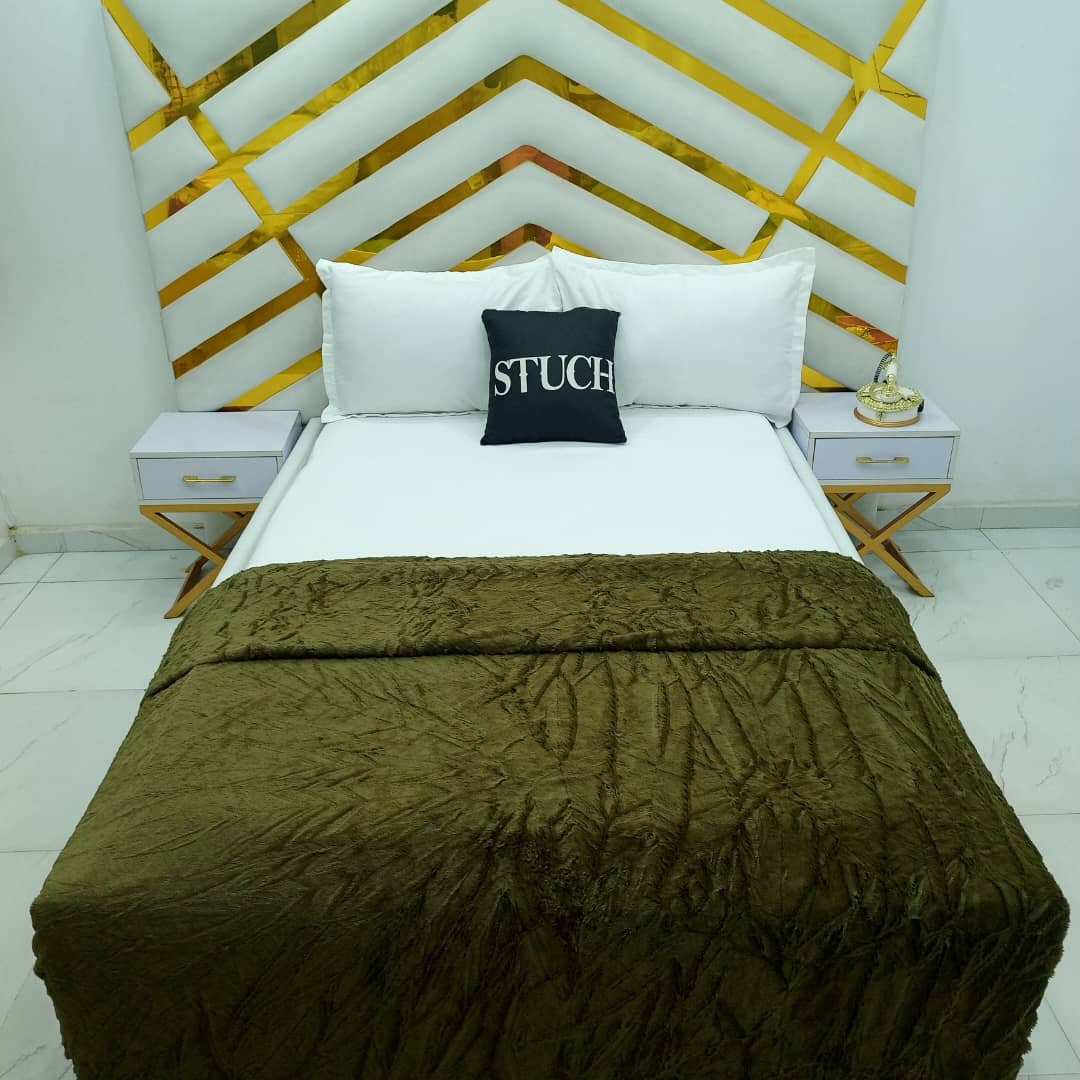 CEDAR BROWN FUR DUVET (WITH TWO PILLOWCASES)