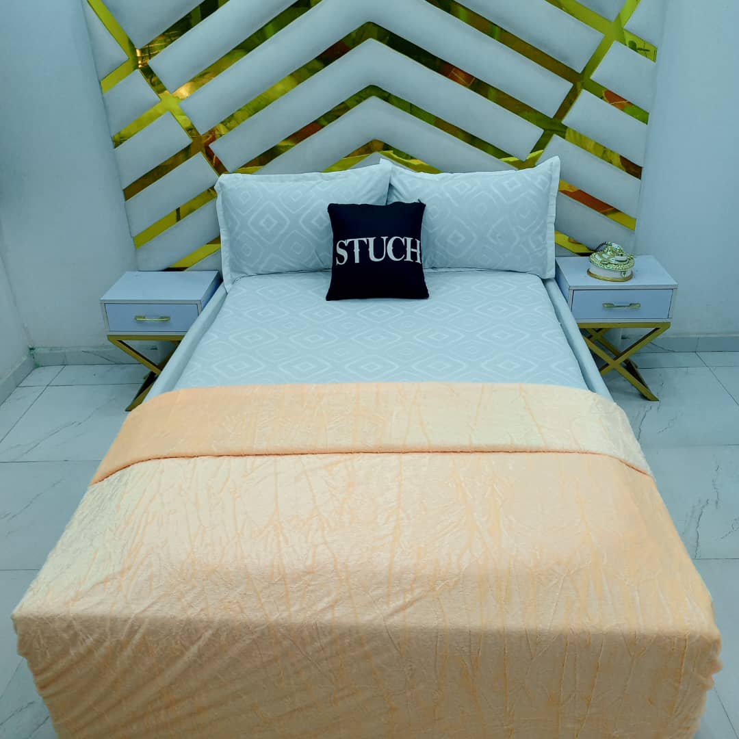 LIGHT ORANGE FUR DUVET (WITH TWO PILLOWCASES)