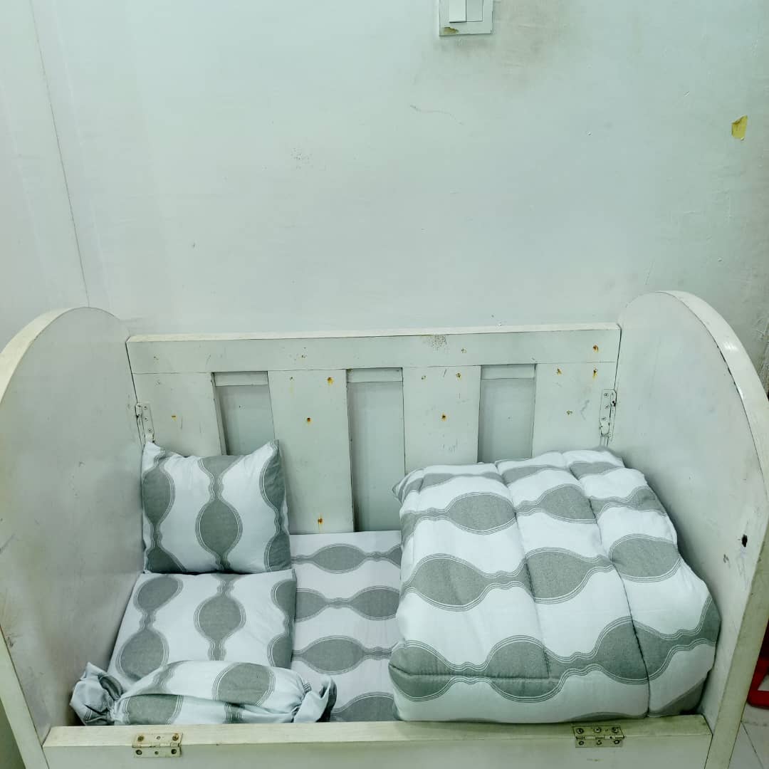 001 ASH OGEE BABYCOT SET