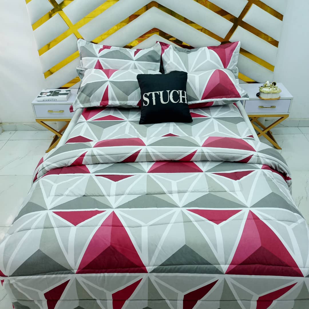 PINK LINE 7/7 BEDSHEET WITH FOUR PILLOW CASES AND DUVET COVER (NO FIBER INSIDE)