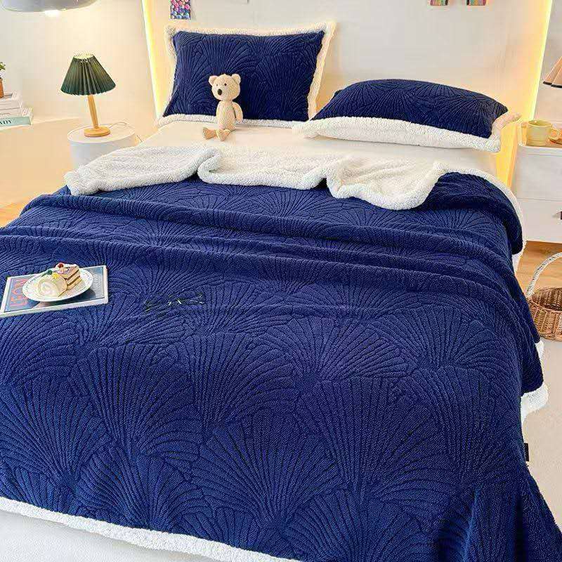 PLUSH BLUE FUR DUVET WITH 2 PILLOW CASES (230 X 250cm)