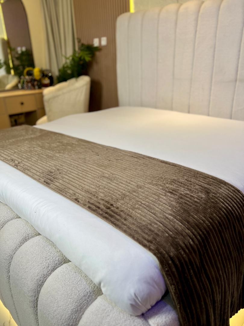 BROWN SOFT LUXURIOUS FLANNEL BLANKET (96/108 INCHES) KING SIZE