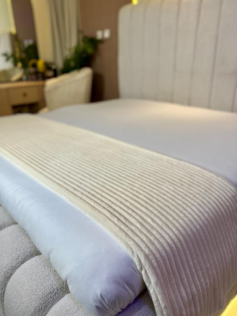 CREAM SOFT LUXURIOUS FLANNEL BLANKET (96/108 INCHES) KING SIZE