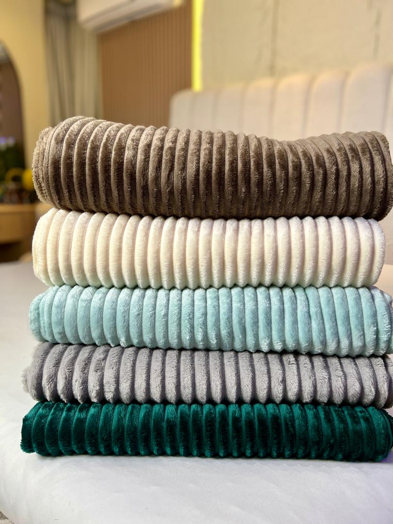 GRAY SOFT LUXURIOUS FLANNEL BLANKET (96/108 INCHES) KING SIZE - Image 4