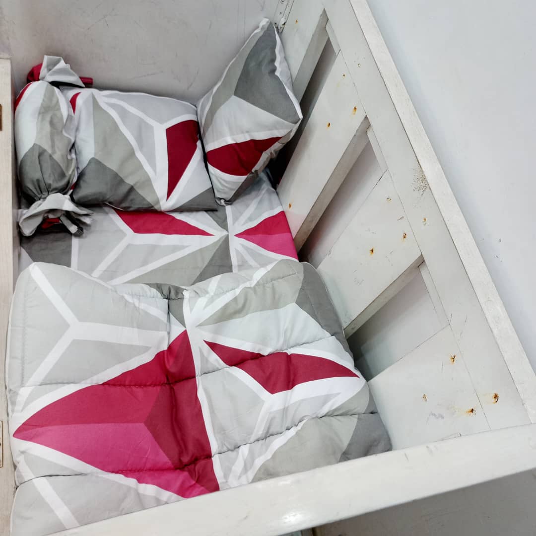 640 PINK LINE BABYCOT SET
