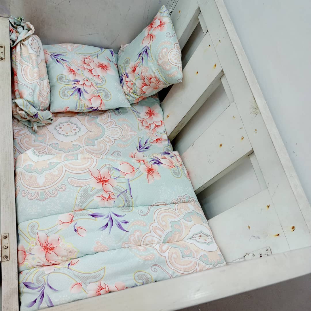 990 PURPLE PEACH FLOWER BABYCOT SET