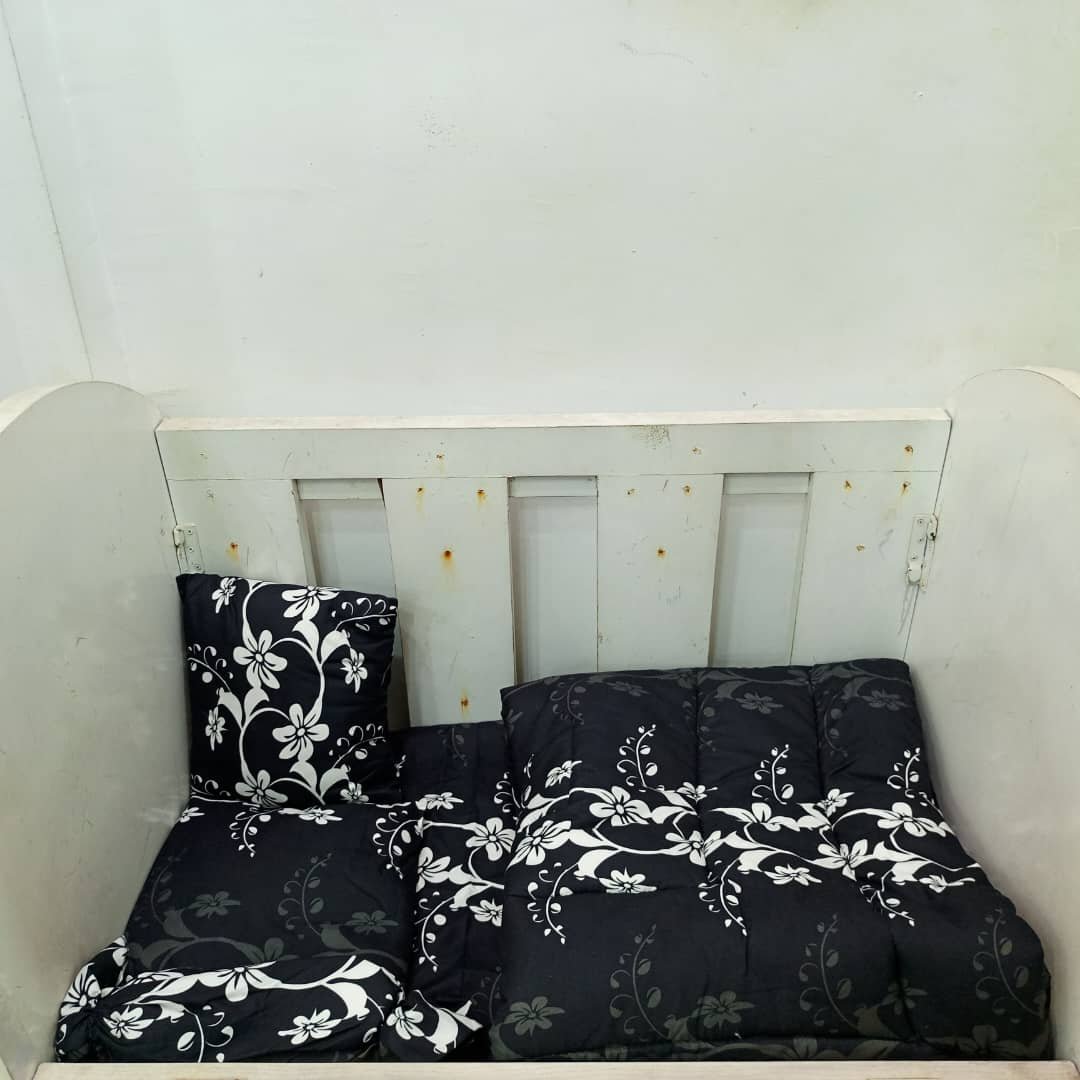 005 BLACK LILY BABYCOT SET