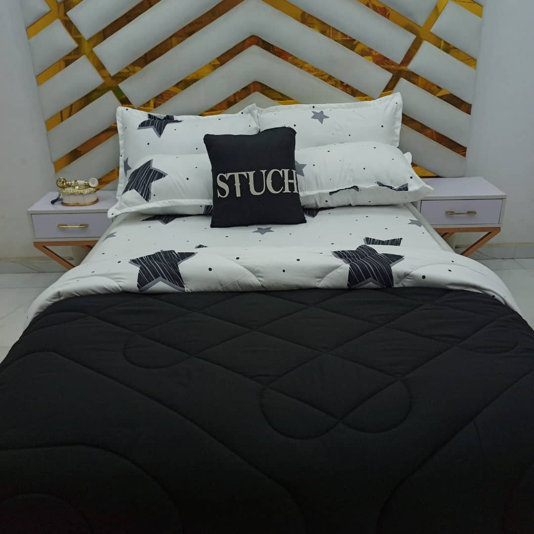 COMBINED BLACK WITH WHITE STAR 7/7 DUVET SET