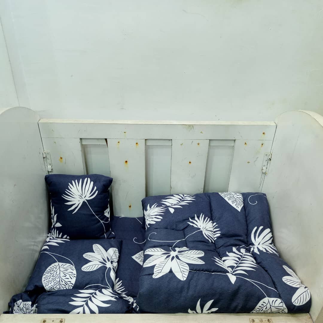 800 NAVY FLORAL ELEGANCE BABYCOT SET