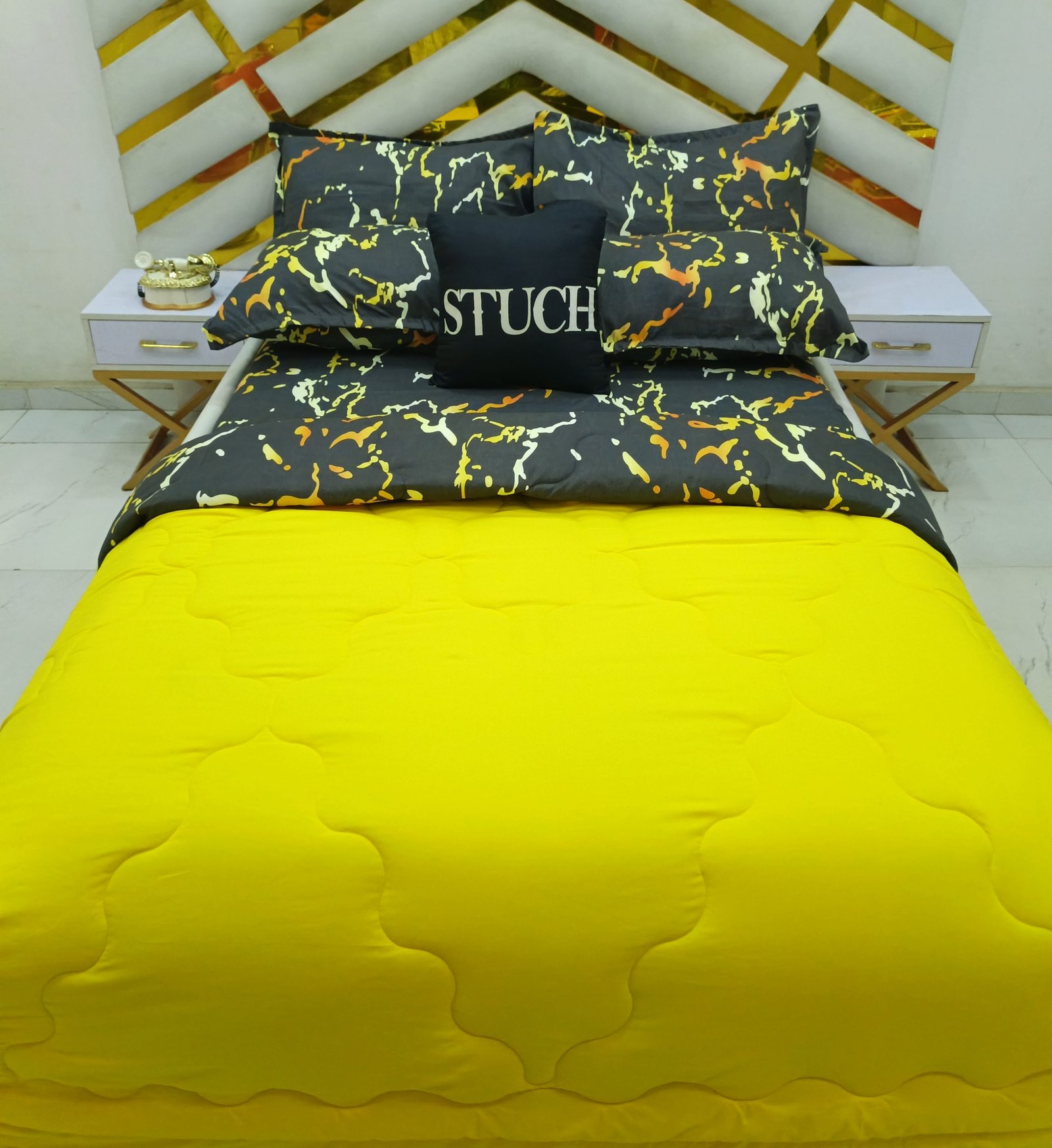 COMBINED YELLOW WITH GOLDEN DASH 7/7 DUVET SET