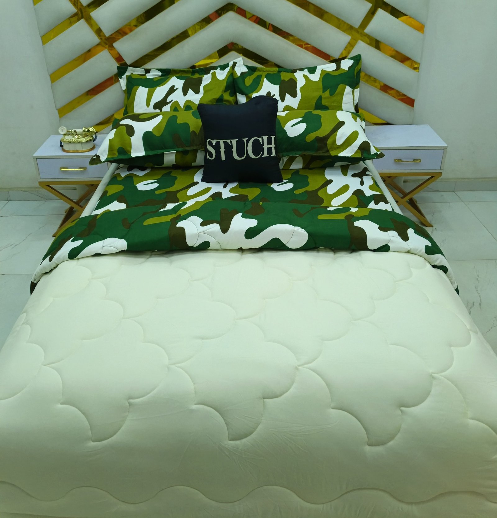 COMBINED CREAM WITH GOLDEN DASH 7/7 DUVET SET