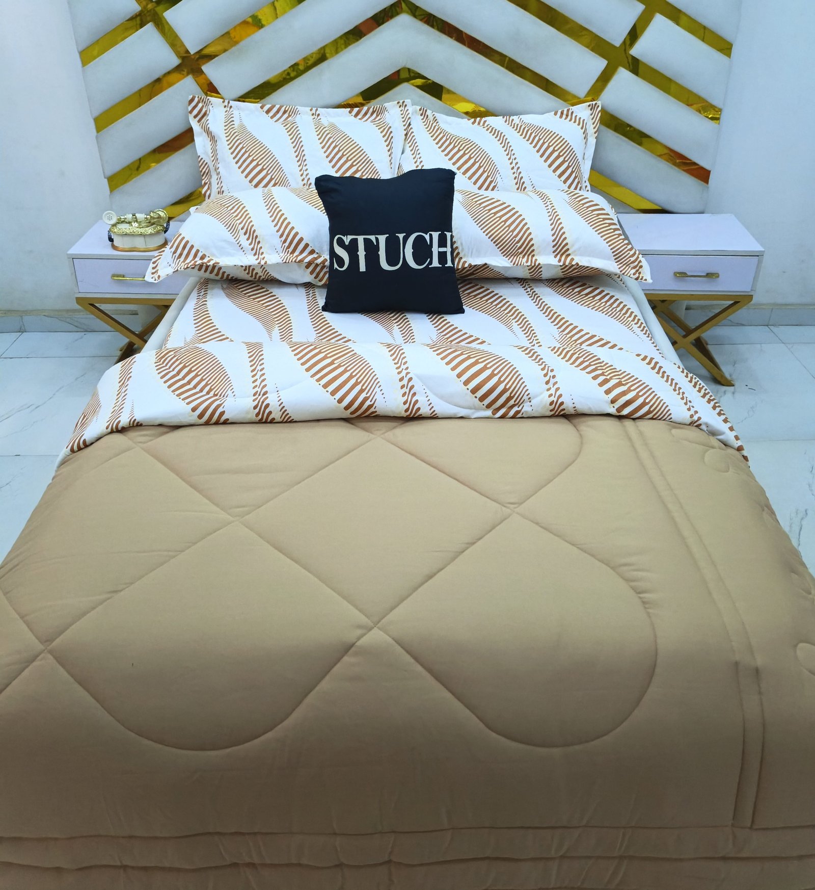 COMBINED BROWN WITH WHITE WAVE 7/7 DUVET SET