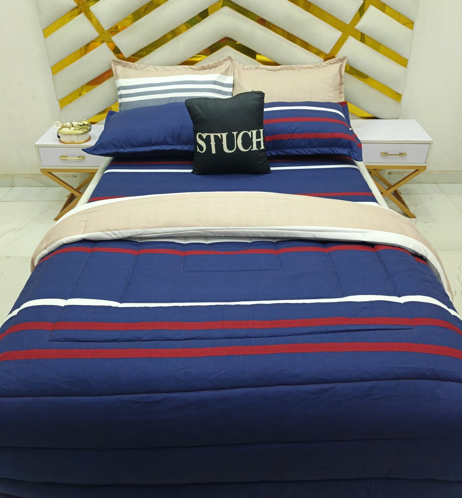 BLUE RED STRIPE 7/7 BEDSHEET AND FOUR PILLOWCASES(NO FIBER INSIDE)