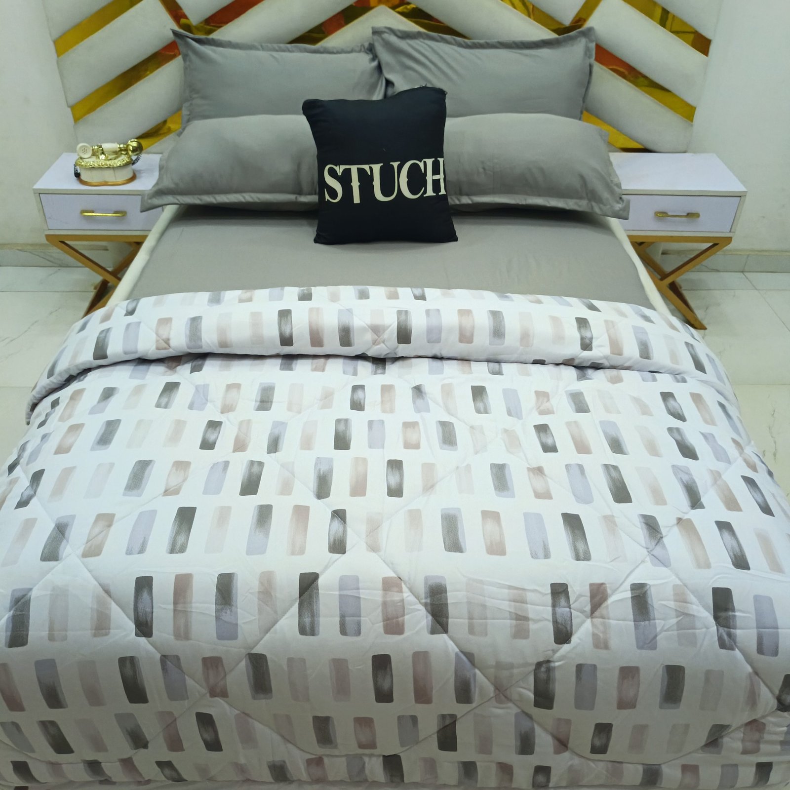 COMBINED PLAIN ASH AND GRAY ABSTRACT DUVET SET (PLAIN BEDSHEET)