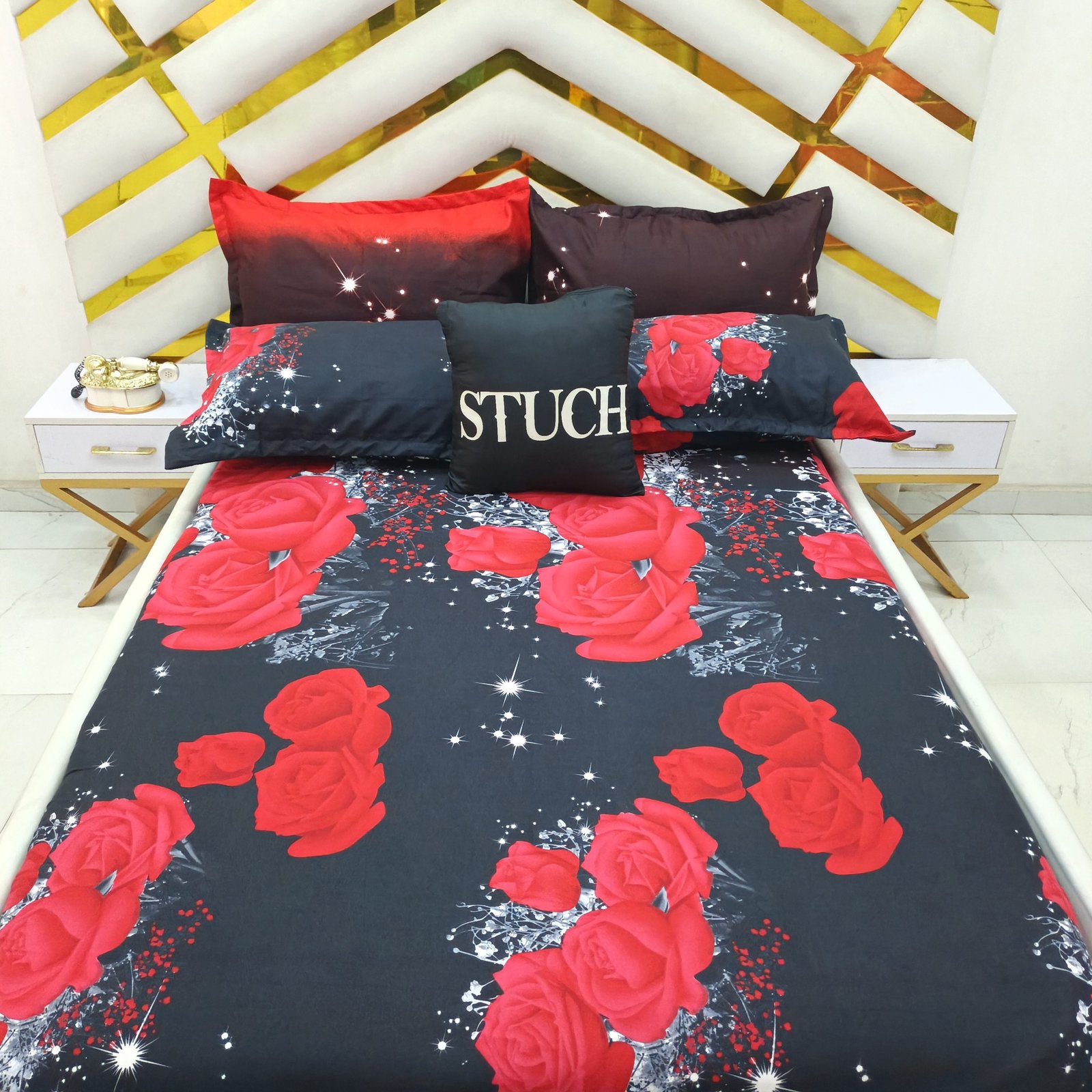 BLACK ROSE 4/6 BEDSHEET (WITH TWO PILLOWCASES)