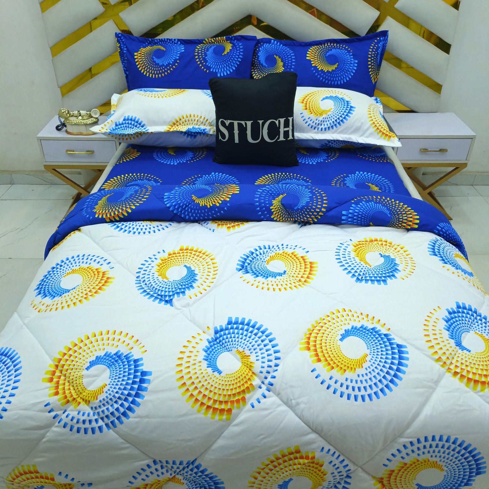 COMBO WHITE AND ROYAL BLUE SWIRL 7/7 DUVET SET(WHITE BEDSHEET)