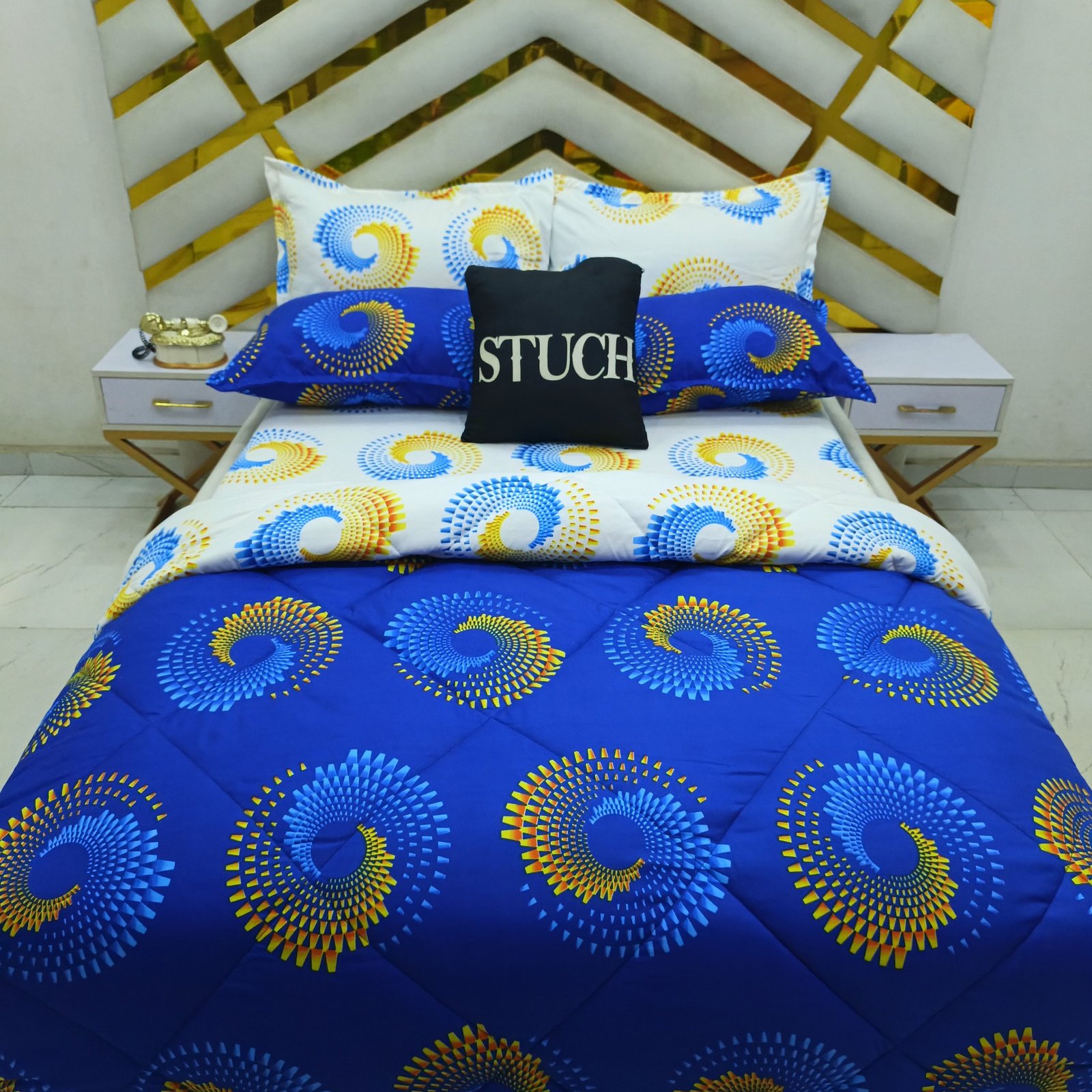 COMBO WHITE AND ROYAL BLUE SWIRL 7/7 DUVET SET(WHITE BEDSHEET)