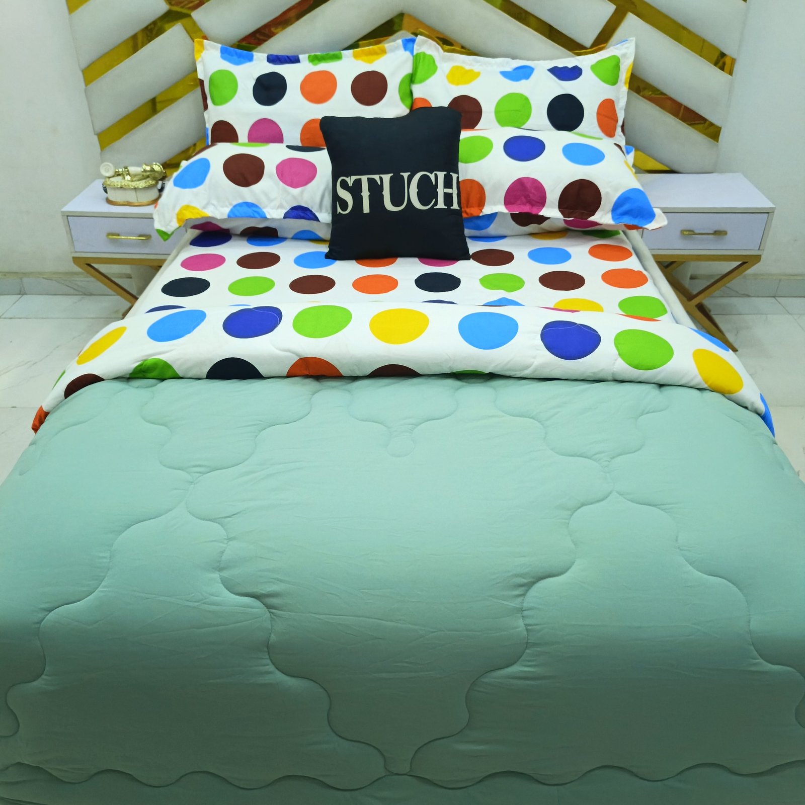 COMBINED FERN GREEN WITH MULIT COLOR BIG POLKA 7/7 DUVET SET