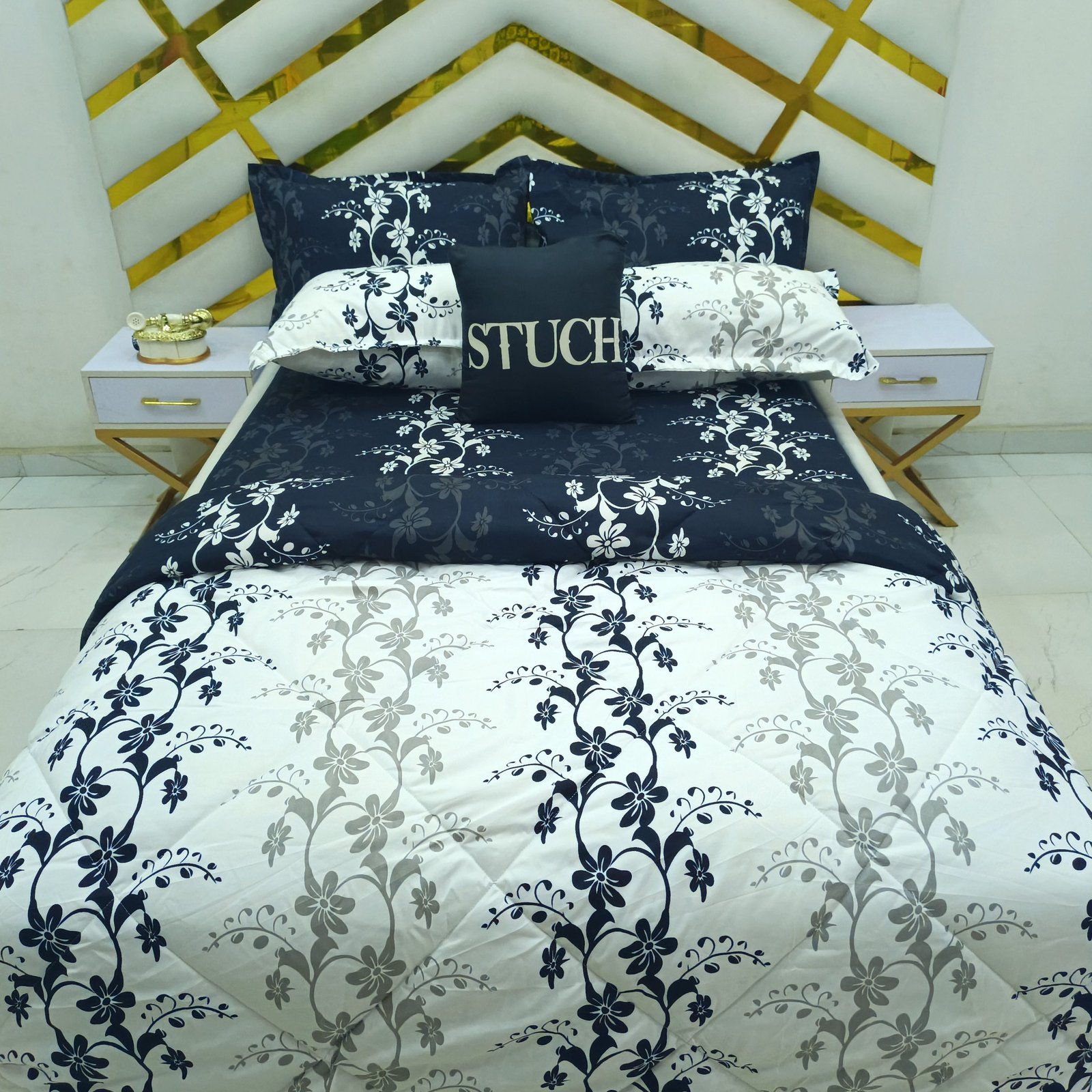 COMBO WHITE AND BLACK LILY 7/7 DUVET SET (BLACK BEDSHEET)
