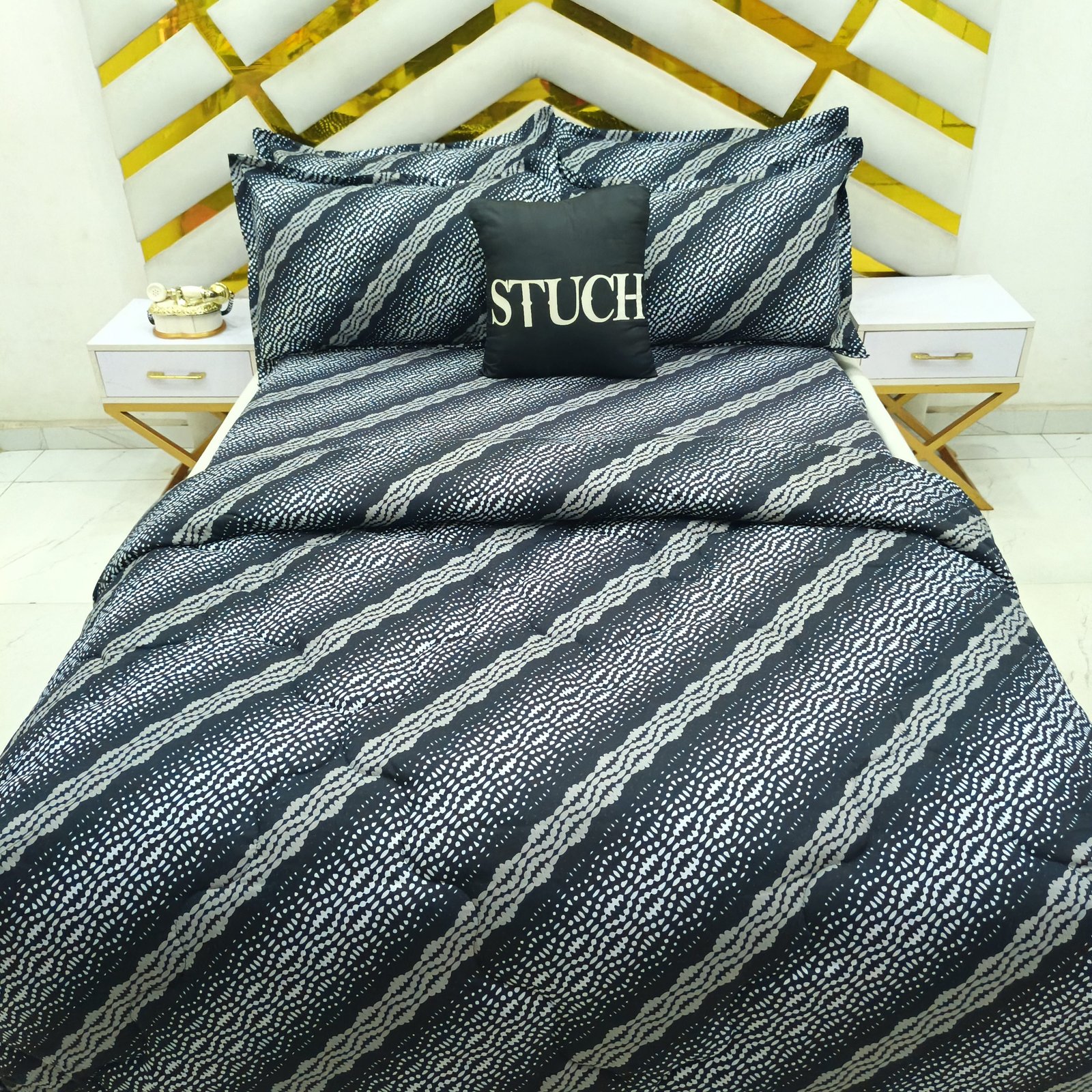 BLACK CIRCLE SPOT 7/7 DUVET SET