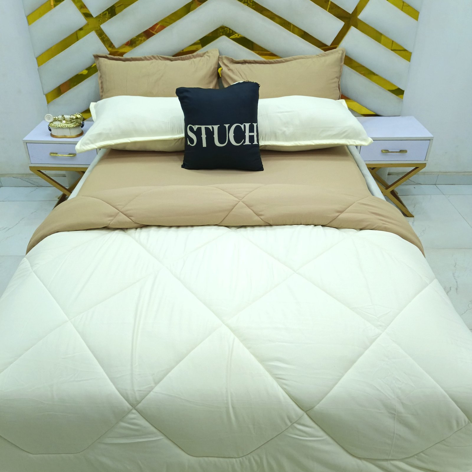 PLAIN MIXED CREAM AND BROWN 7/7 DUVET SET (BROWN BEDSHEET)