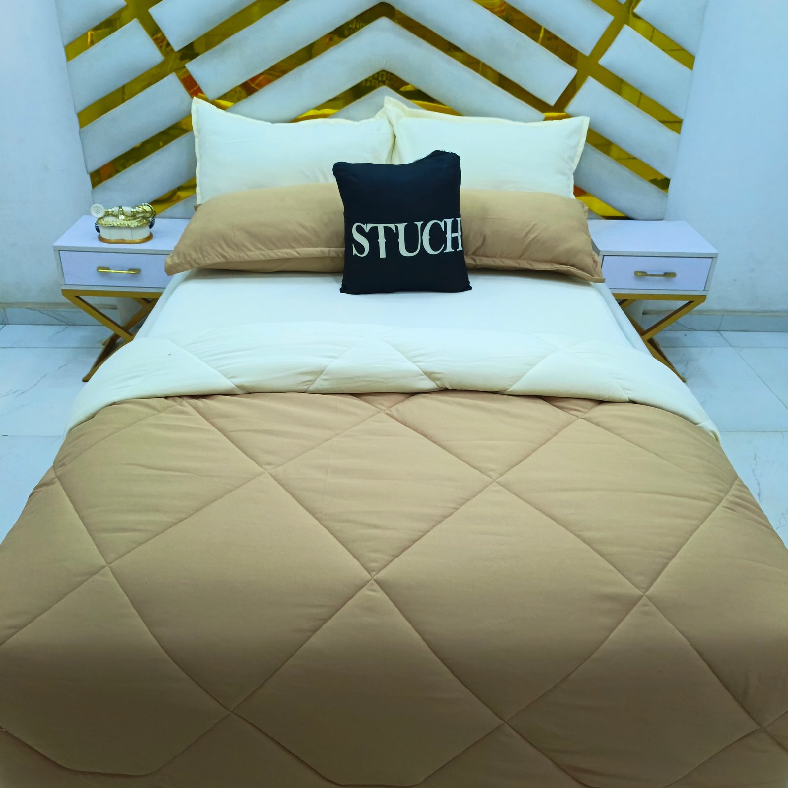 PLAIN MIXED CREAM AND BROWN 7/7 DUVET SET (CREAM BEDSHEET)