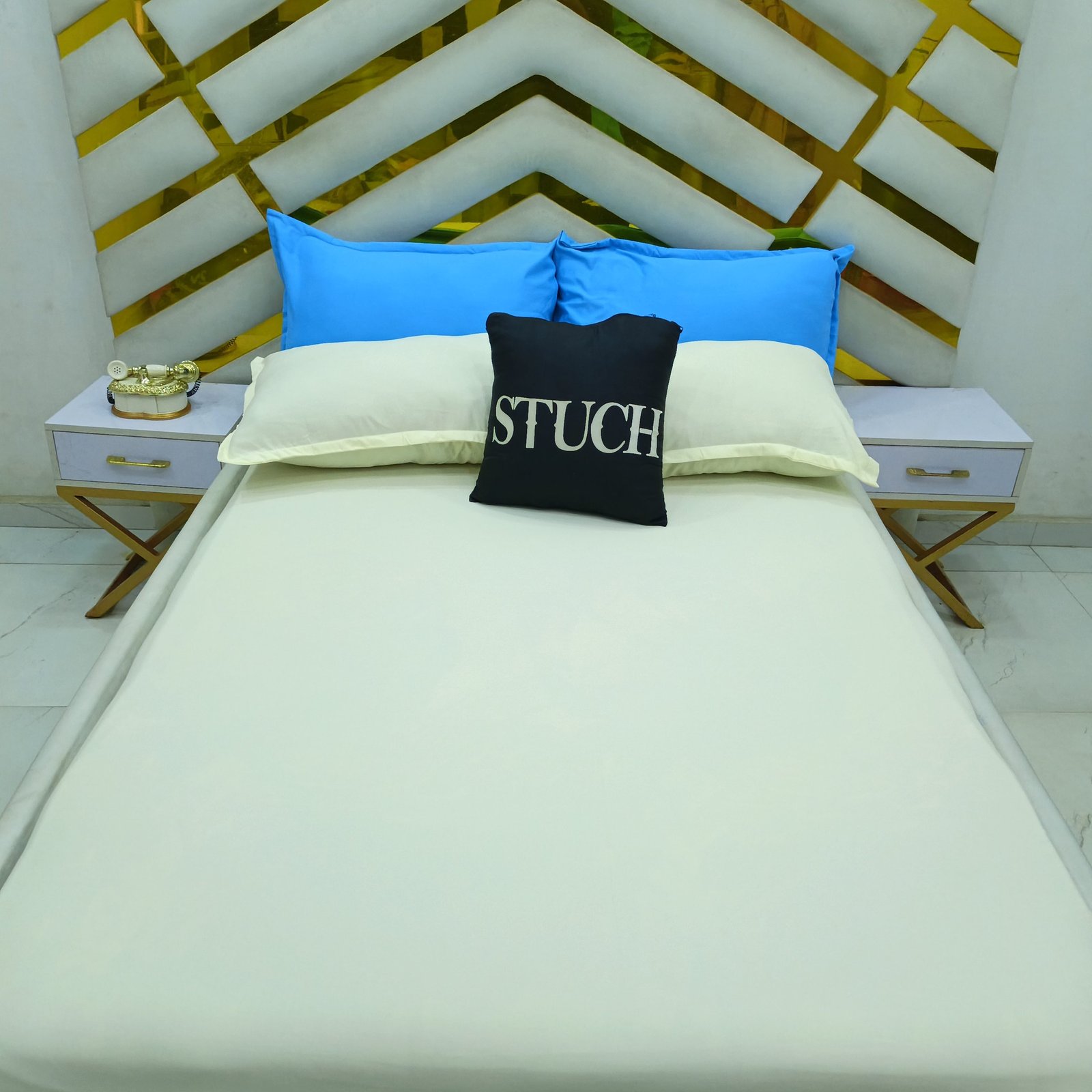 COMBINED PLAIN CREAM AND BLUE 7/7 BEDSHEET (CREAM BEDSHEET)