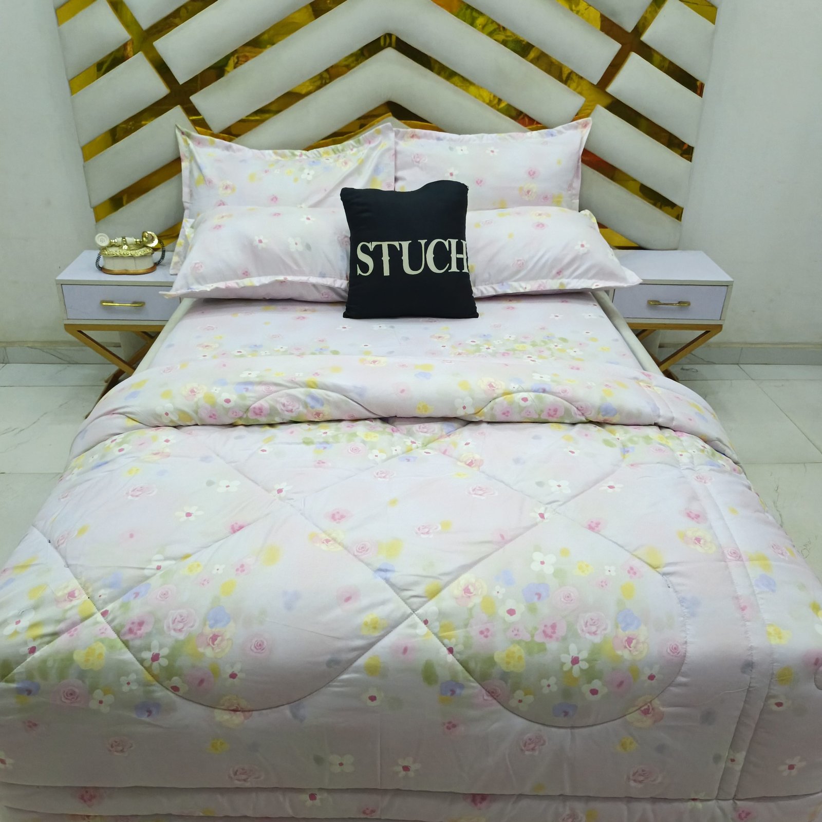PINK PETITE FLORAL 4/6 BEDSHEET AND TWO PILLOWCASES(NO FIBER INSIDE)