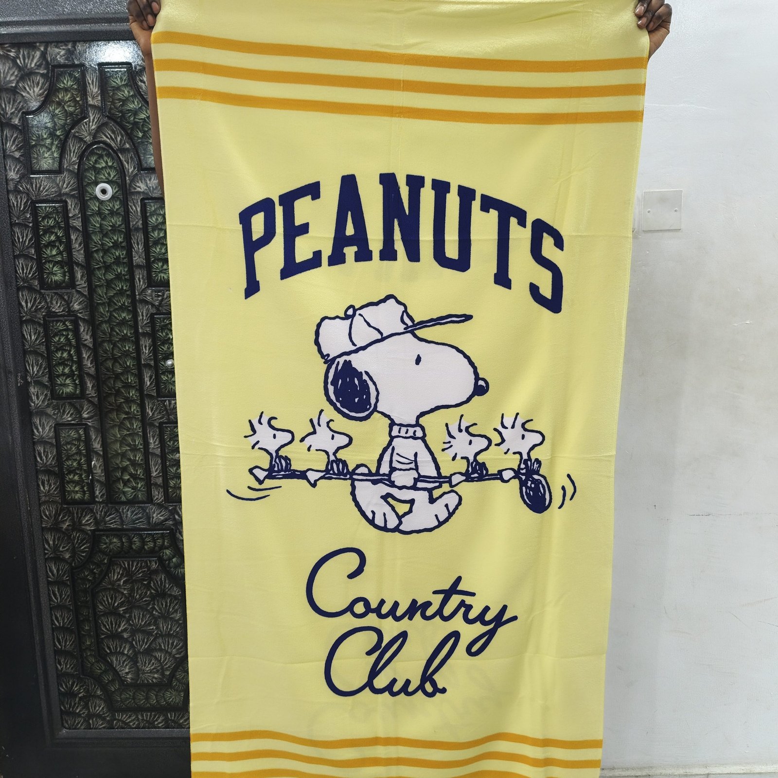 YELLOW PEANUTS KIDS LARGE TOWEL 28/51 INCHES